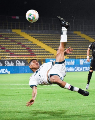 FORTALEZA Y LLANEROS IGUALARON A UN TANTO EN TECHO.