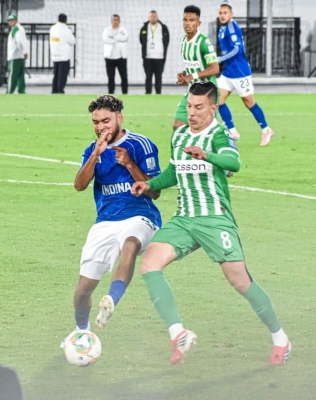 MILLONARIOS DERRUMBÓ AL LÍDER EN EL CAMPÍN.