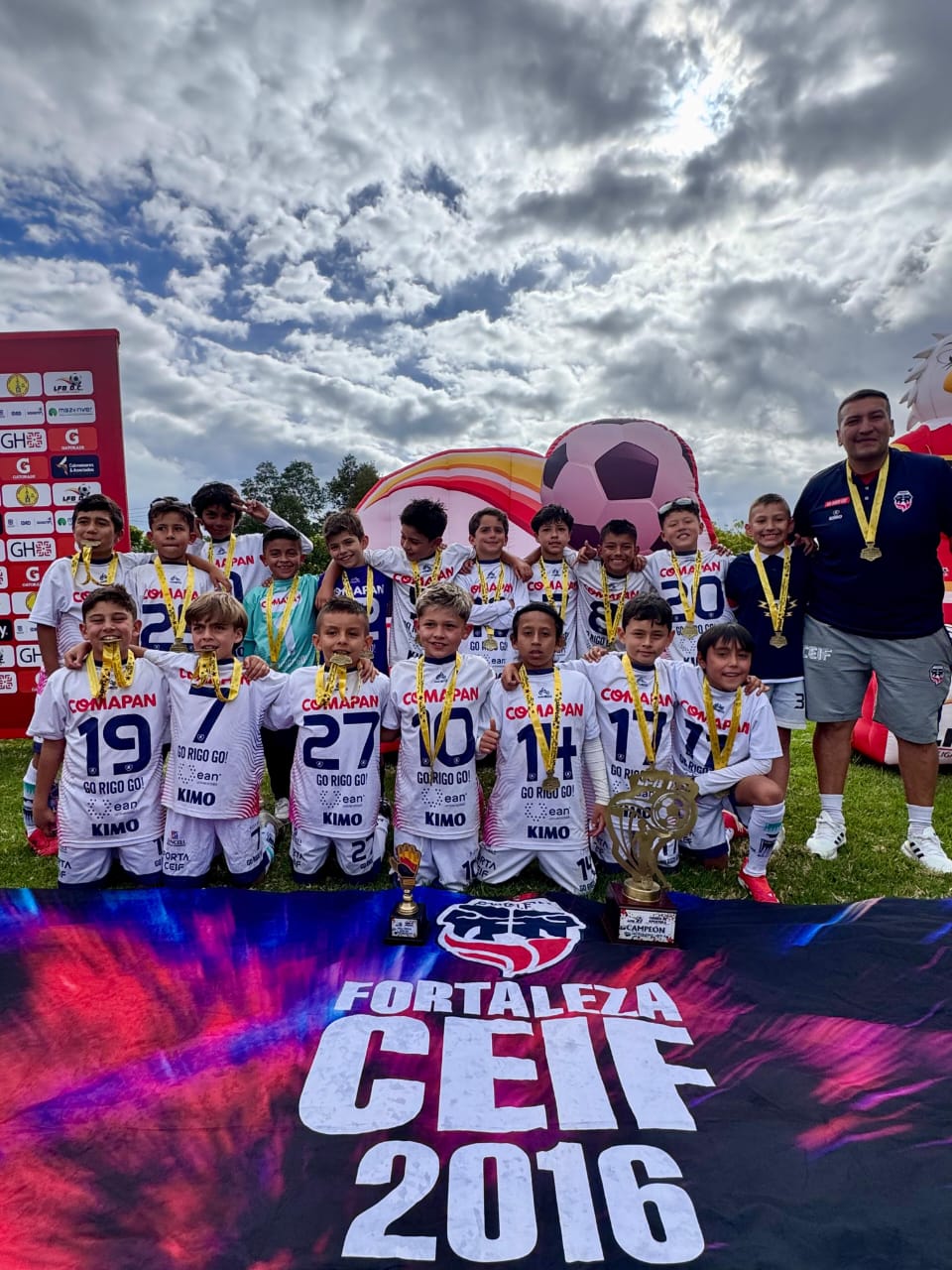 FORTALEZA CAMPEÓN DE LA DIVISIÓN A DE LA LIGA DE F+UTBOL DE BOGOTÁ